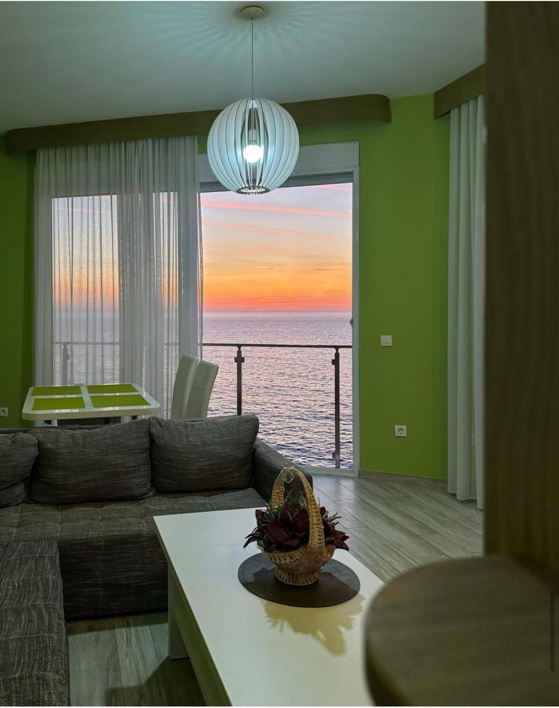 Paradise Beachfront View 1 Apartment