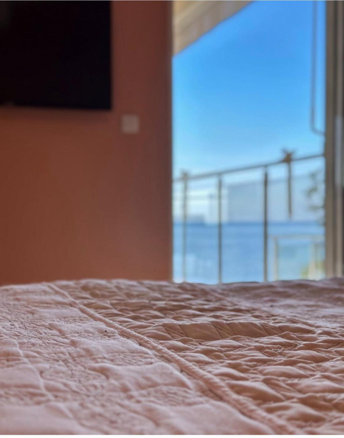 Apartment Paradise Beachfront View 1 *