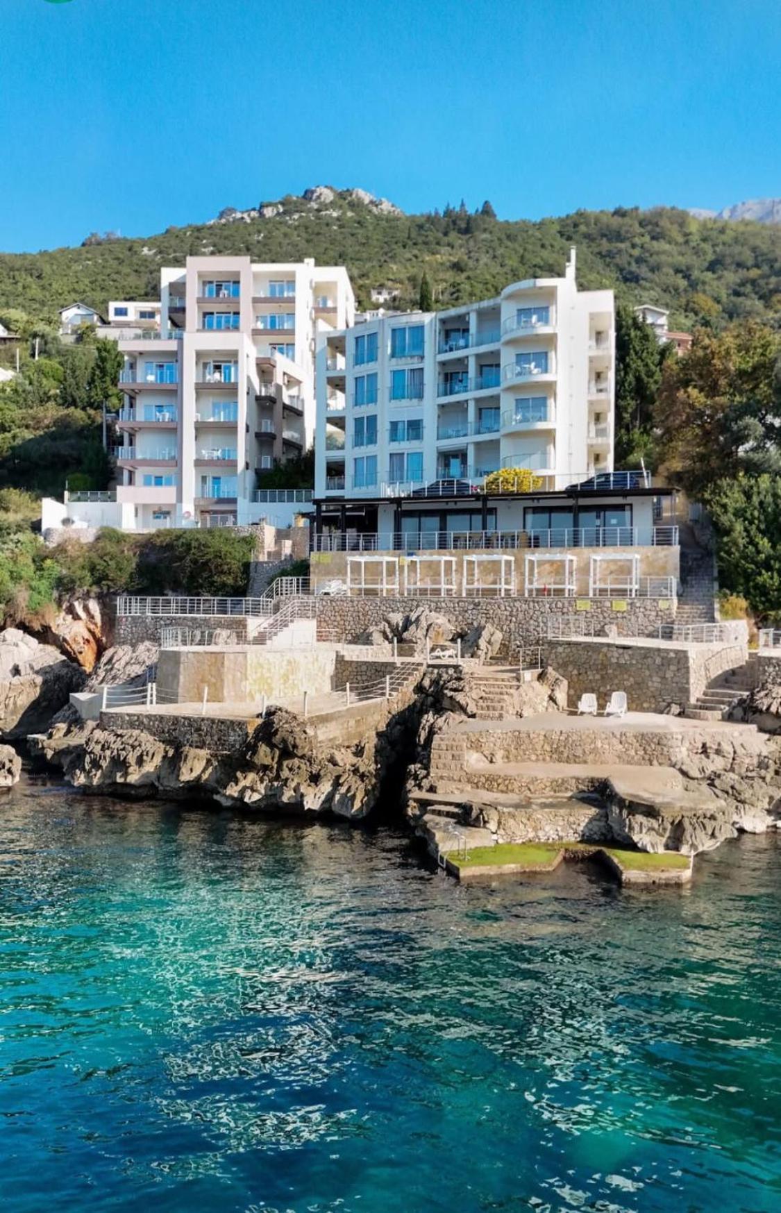 Paradise Beachfront View 1 Apartment *
