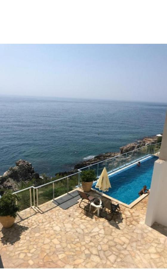 Paradise Beachfront View 1 Бар