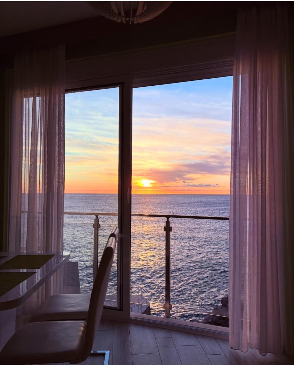 Paradise Beachfront View 1 * Бар
